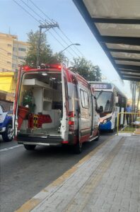 IDOSO S0FR3 MAL SÚBIT0 DENTRO DE ÔNIBUS E É REANIMADO PELO SAMU EM SÃO BERNARDO