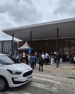 MOVIMENTO INTENSO NA FACULDADE DE DIREITO DE SÃO BERNARDO NESTE DOMINGO DE ENEM