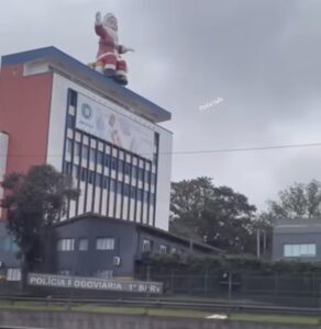 O BOM VELHINHO CHEGOU NA VIA ANCHIETA: NATAL DE BOAS ENERGIAS EM SÃO BERNARDOA
