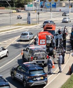 Motociclista morreu após acidente na Estrada dos Alvarenga.